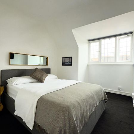 One-Bedroom Flat In Cheam Village Dış mekan fotoğraf