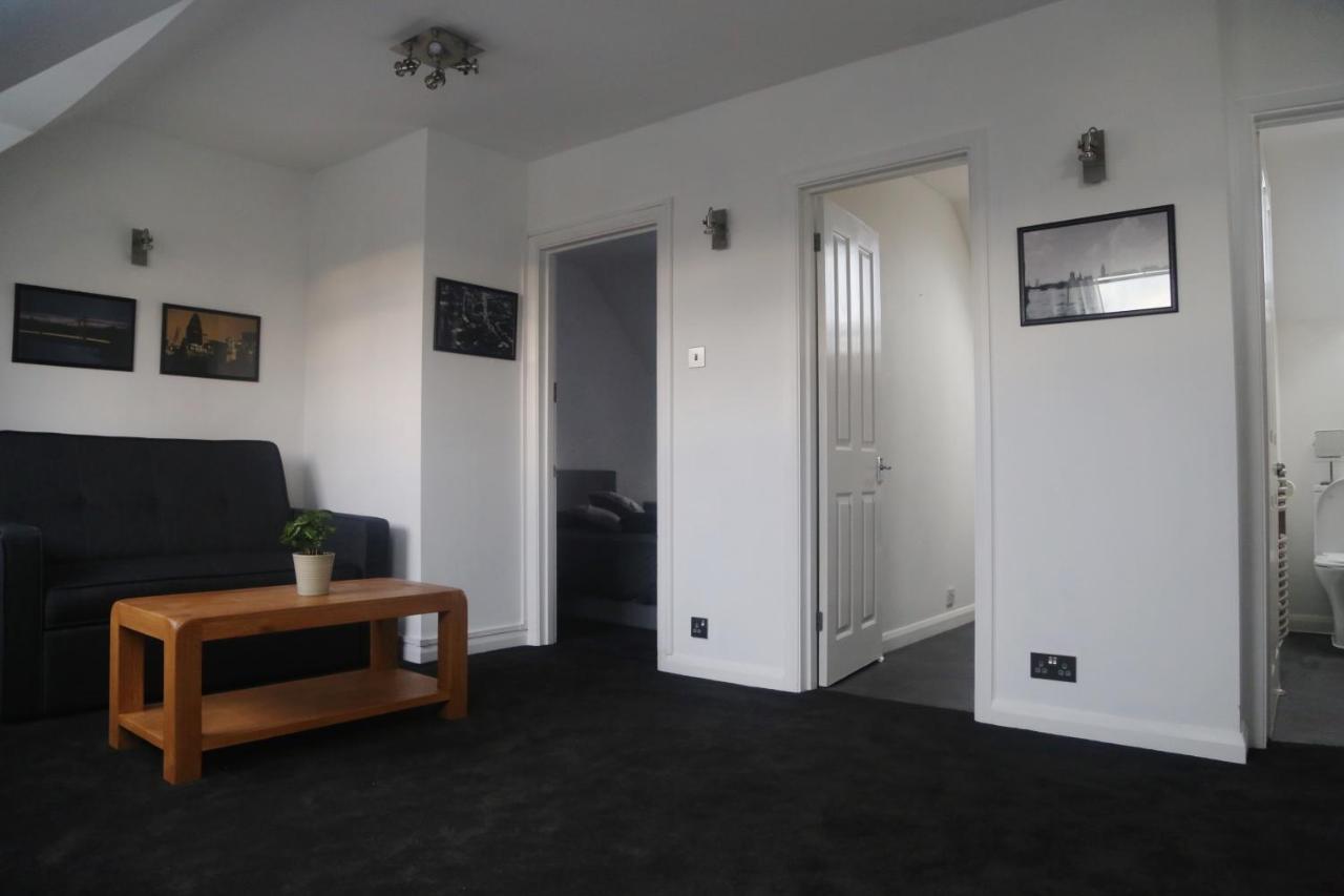 One-Bedroom Flat In Cheam Village Dış mekan fotoğraf